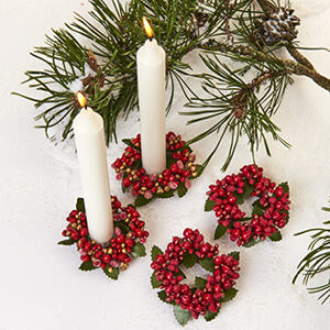 Candle rings, red berries, f. 40mm candle - 7CM, 2 ASS., 2/BOX
