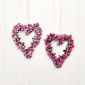 Heart hanging, w. rose berries, w. ribbon - 14CM, 2 ASS., 1/BOX