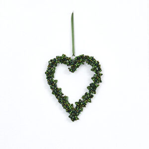 Heart, w. green berries, to hang - 20CM