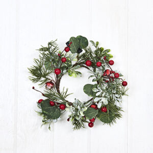 Wreath, w. red berries & bells - 25CM